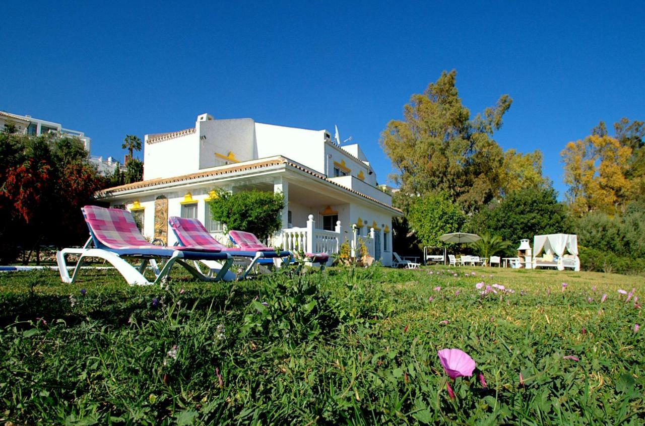 Holiday Villa In 10 Min From Fuengirola Beach With Sea Views Pool Bbq Parking Wifi Aircon Big Garden Михас Экстерьер фото
